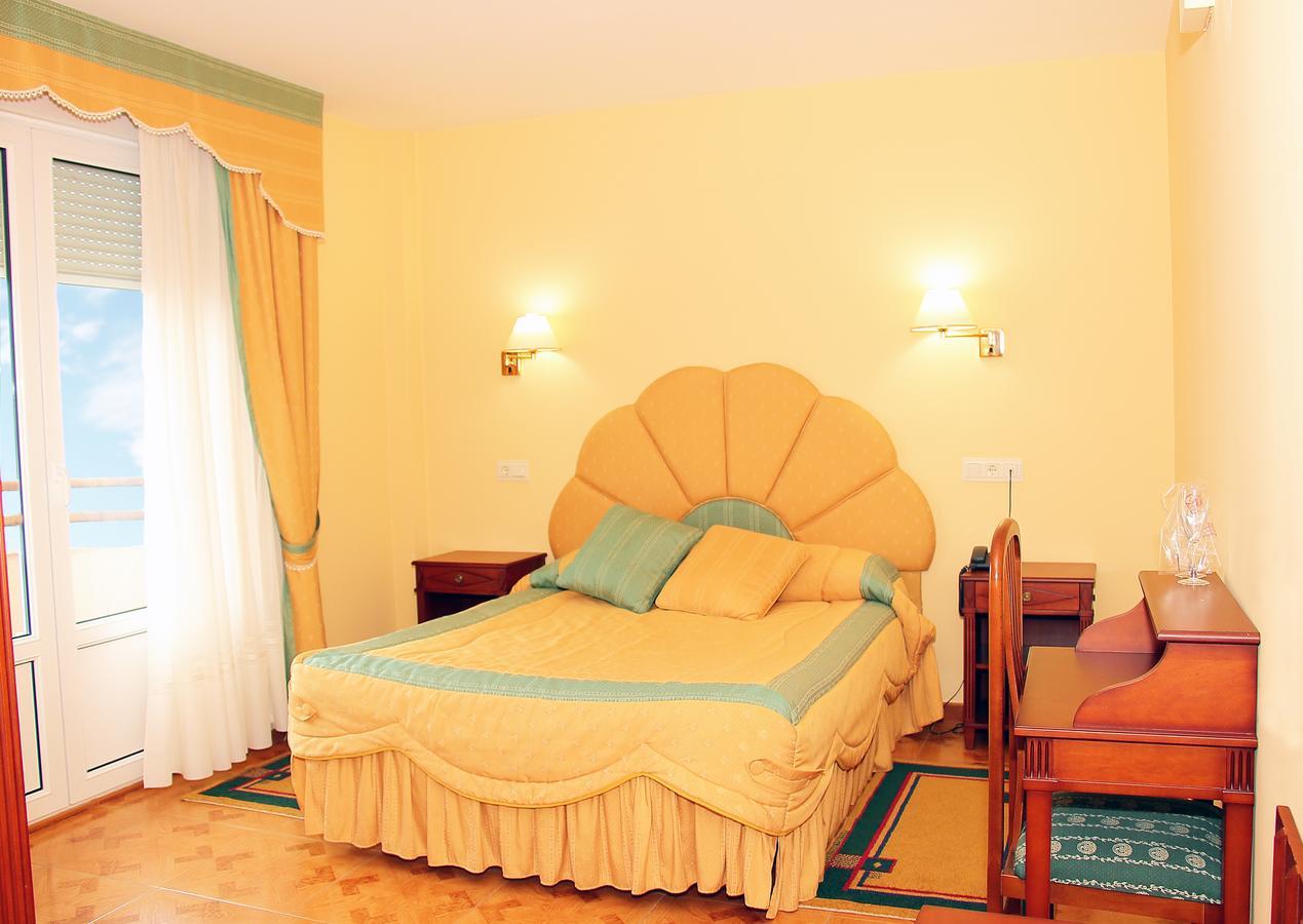 Hotel Avenida III Вільядангос-дель-Парамо Екстер'єр фото